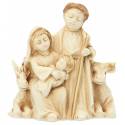 Hele kleine Heilige Familie in albaster met gouden rand 5.5 x 3 x H 6 cm 